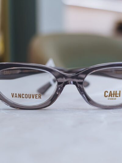 Armação de Óculos Feminina CAILI Eyewear - Cor: Cinza Translúcido - Formato: gatinho - CAILICLG1106C3