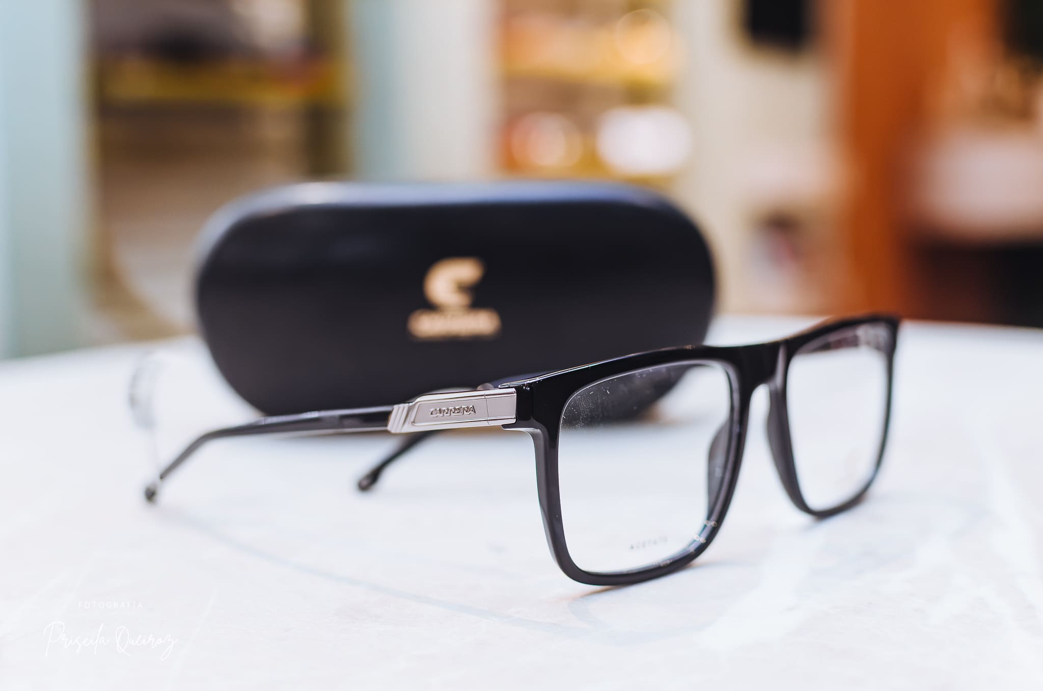 Armação de Óculos Masculina CARRERA em Acetato - Cor: Preto brilhante - Formato: Retangular, com Linhas Marcantes - CARRERA1136 - Imagem 2