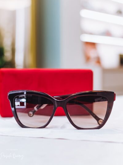 Armação de Óculos Feminina CAROLINA HERRERA em Acetato - Cor: Marrom Escuro com Acabamento Brilhante - Formato: Gatinho Oversized HER0402